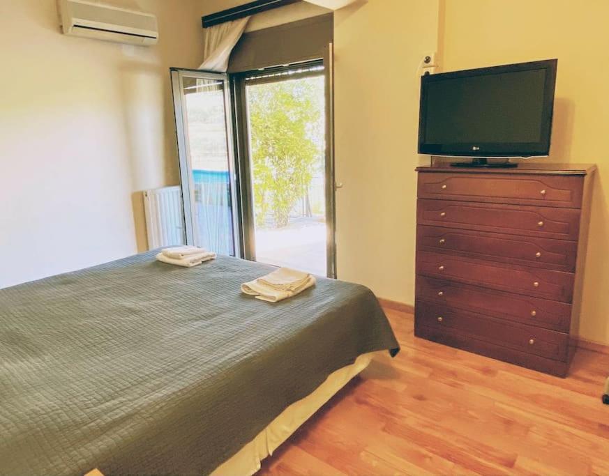 Summer House With A Pool Near Sea, Port & Airport Apartment Rafina  Ngoại thất bức ảnh