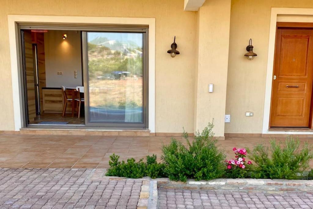 Summer House With A Pool Near Sea, Port & Airport Apartment Rafina  Ngoại thất bức ảnh